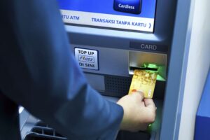 Kode Bank BCA dan Cara Transfer ke Bank Lain